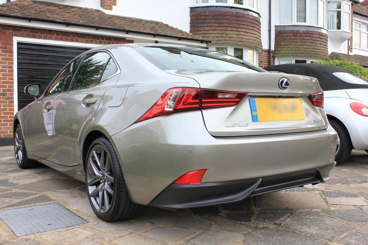 Lexus IS 300h in Titanium Metallic