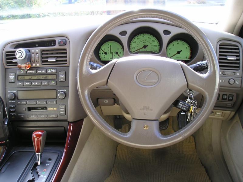GS300 interior - standard